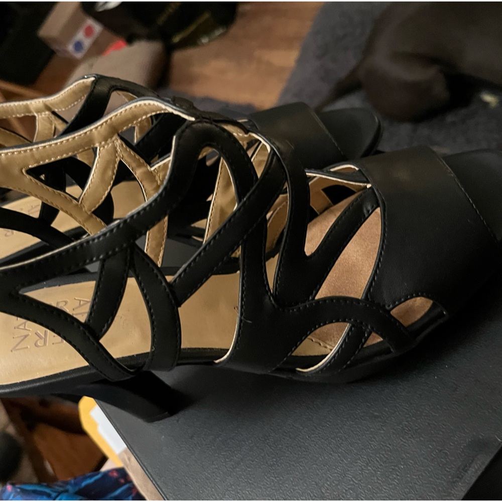 Naturalizer Strapy black heels